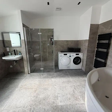 Cityscape Loft - 216qm 15 Personen Σπίτι διακοπών *
